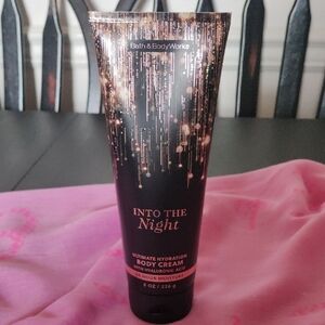 Bath & Body Works Into the Night Body Cream - Black and Gold